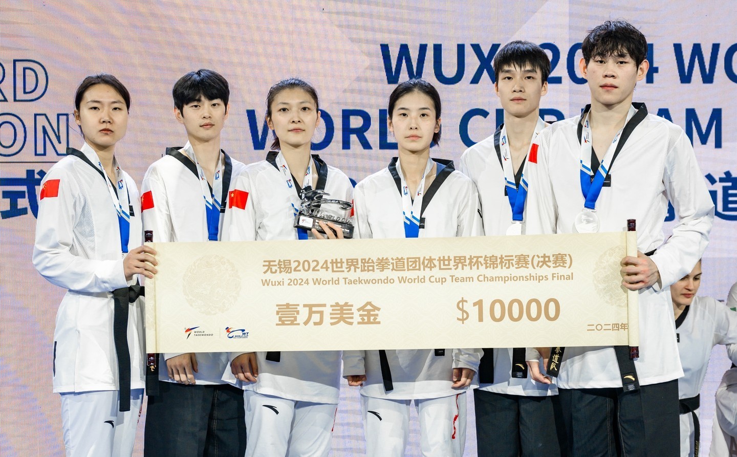 比利时代表团在跆拳道比赛中发挥出色夺金的简单介绍